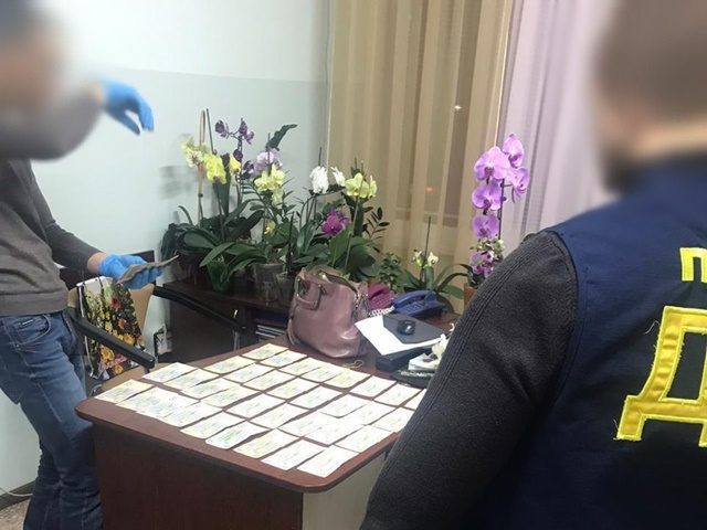 В Александрии задержали начальника управления здравоохранения за требование «откатов»
