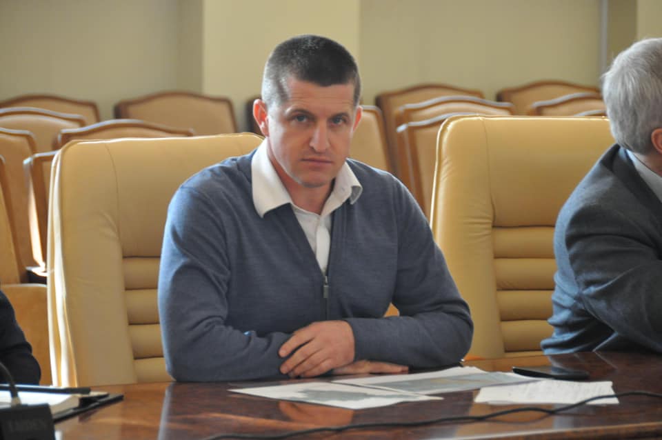 Бывшая теща подарила александрийскому депутату и советнику мэра 2 млн. гривен