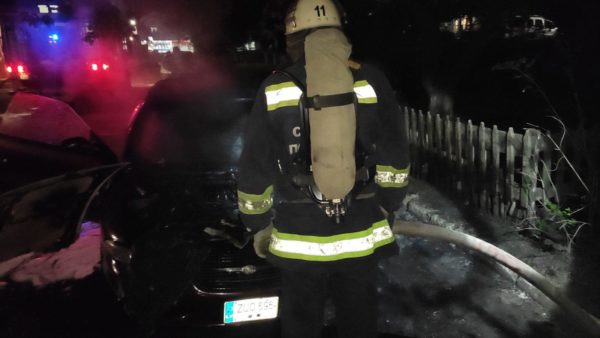 В Александрии горел автомобиль