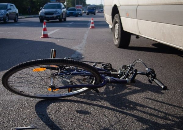 В Александрии «Жигули» сбили велосипедистку, женщина - в реанимации