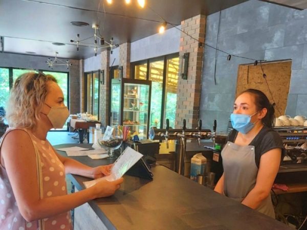 В магазинах и кафе Александрии снова зафиксировали нарушения карантинных норм
