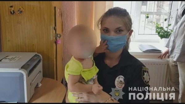 Разыскивают женщину из Кировоградской области, которая оставила малолетнего сына в общежитии (ФОТО/ВИДЕО)
