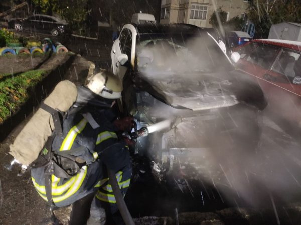В Александрии горел автомобиль Hyundai Tucson, баня и несколько домов (ФОТО)