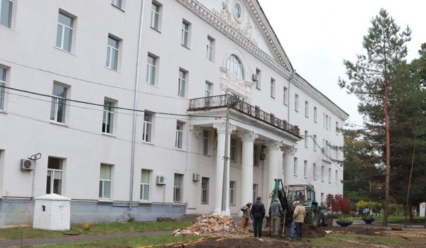 В Александрии строят новое приемное отделение городской больницы (ФОТО)