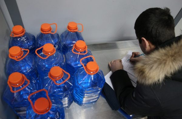 В Кировоградской области изъяли более 2 600 литров фальсифицированной водки и коньяка (ФОТО)
