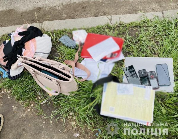 Группа мошенников, под видом соцработников, выманила большую сумму денег у жителей Кировоградской области