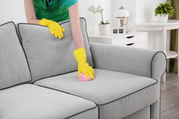 Химчистка диванов: как дать мебели вторую жизнь?