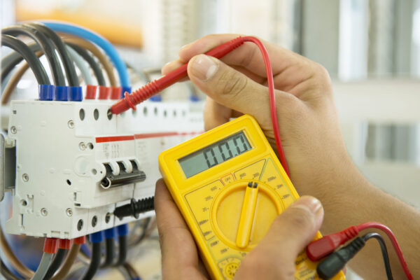 "Fix Master": услуги профессиональных электриков